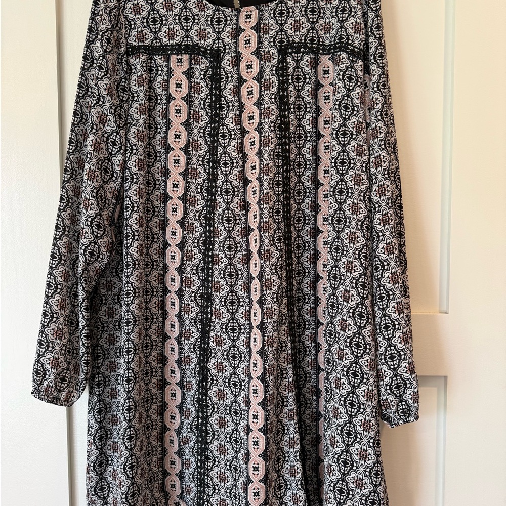Maurice’s Black & Pink Printed Long Sleeve Tunic Dress